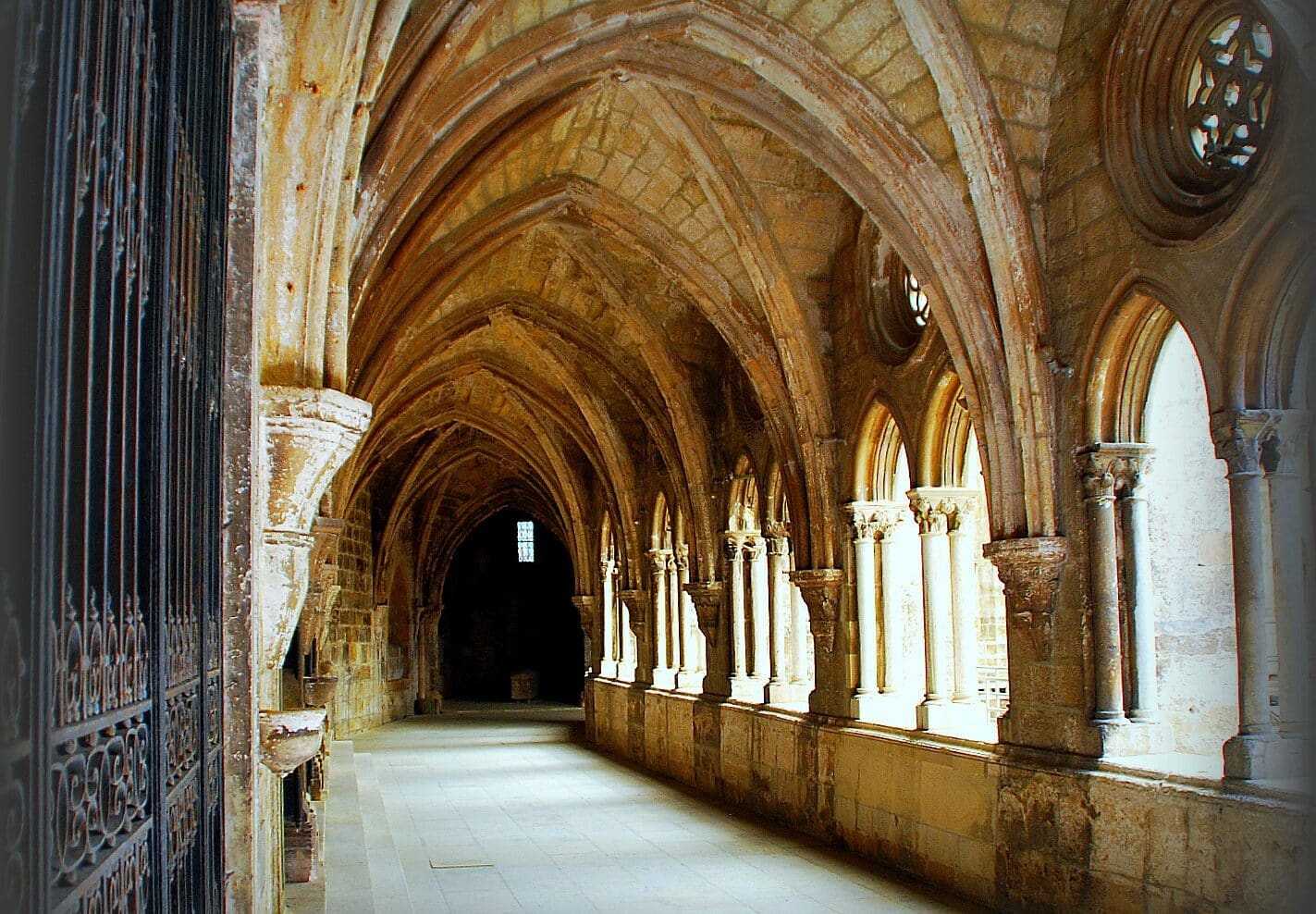 Image of the Cathedral of Lisbon Portugal. Discover the life of St. Anthony of Padua and the 2 Churches in the life of St. Anthony associated with it in the Catholic Mass Times app on your cell phone.