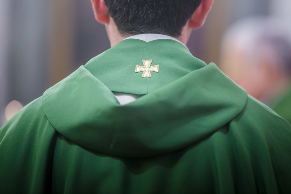 Liturgical vestments-Catholic Mass Times