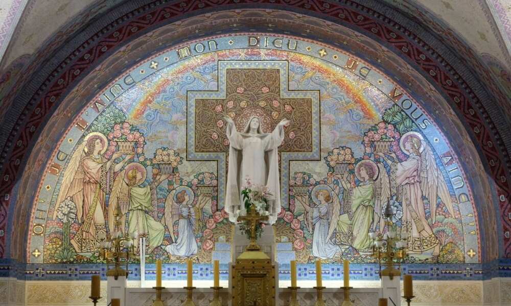 The Novena Rose Prayer to St. Therese - Catholic Mass Times
